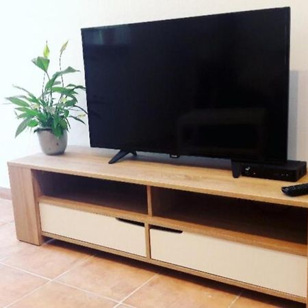 Apartment Nena Near The City Center With Free Parking Póla Kültér fotó
