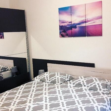 Apartment Nena Near The City Center With Free Parking Póla Kültér fotó